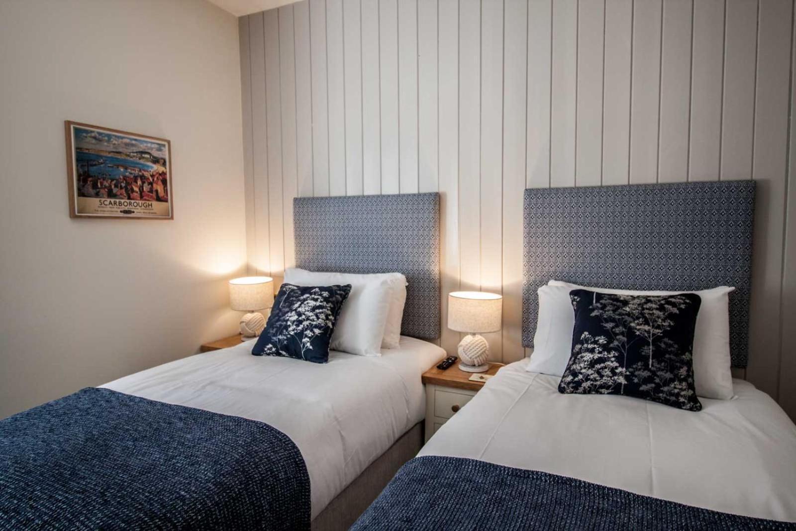 High Oaks Grange - Cottages Pickering Room photo